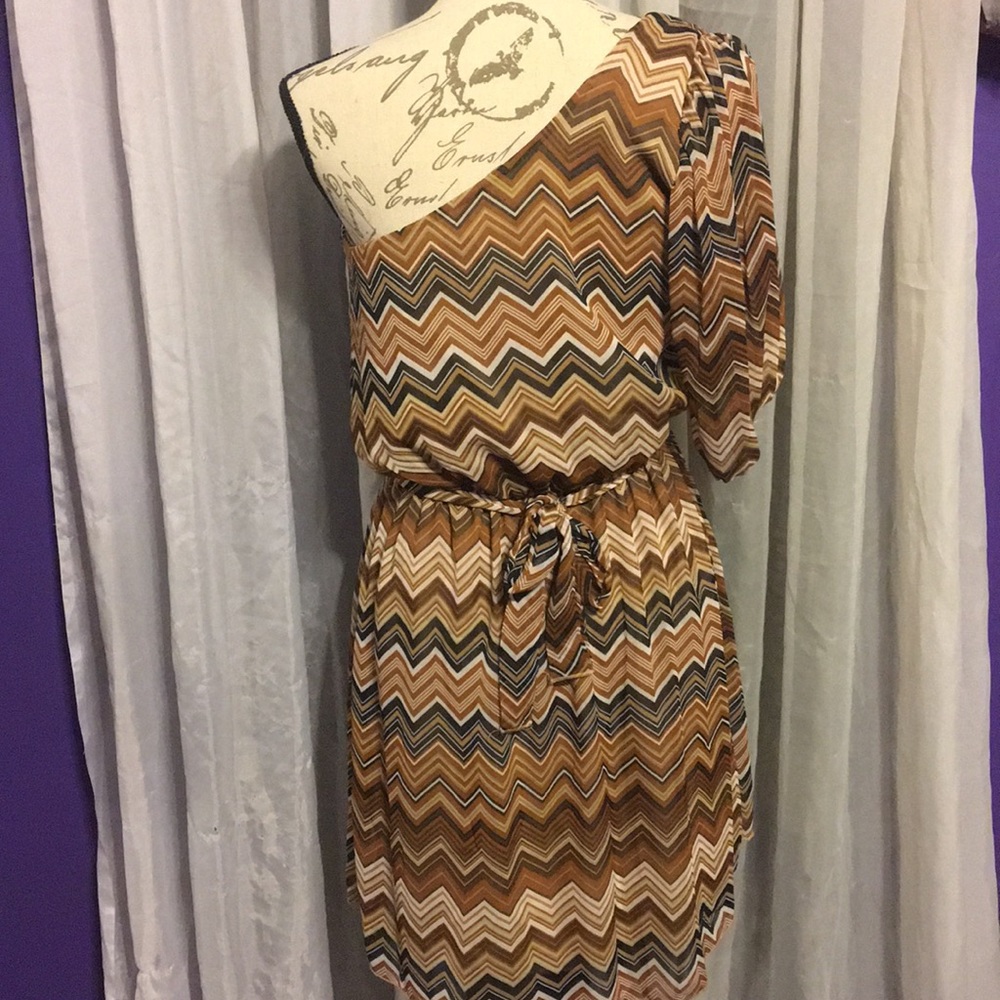 Star Vixen Dress - Picture 2 of 3